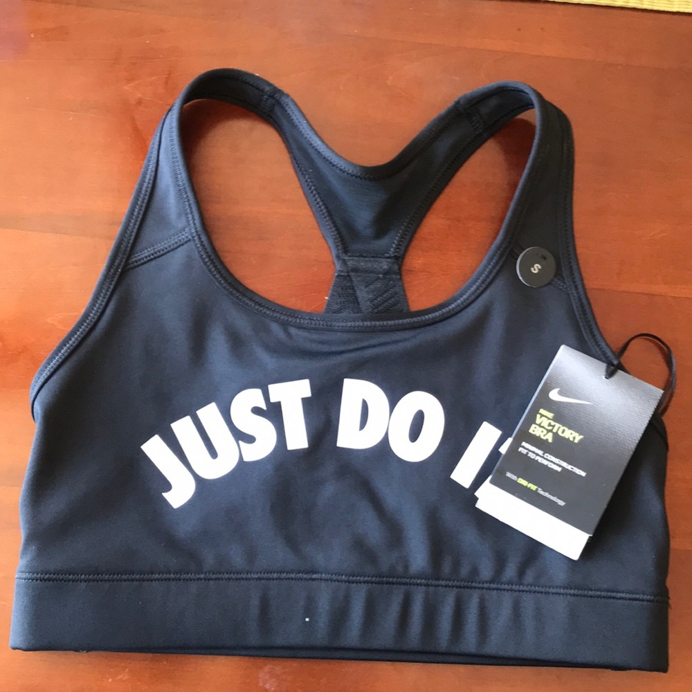 Brand new nike sports bra